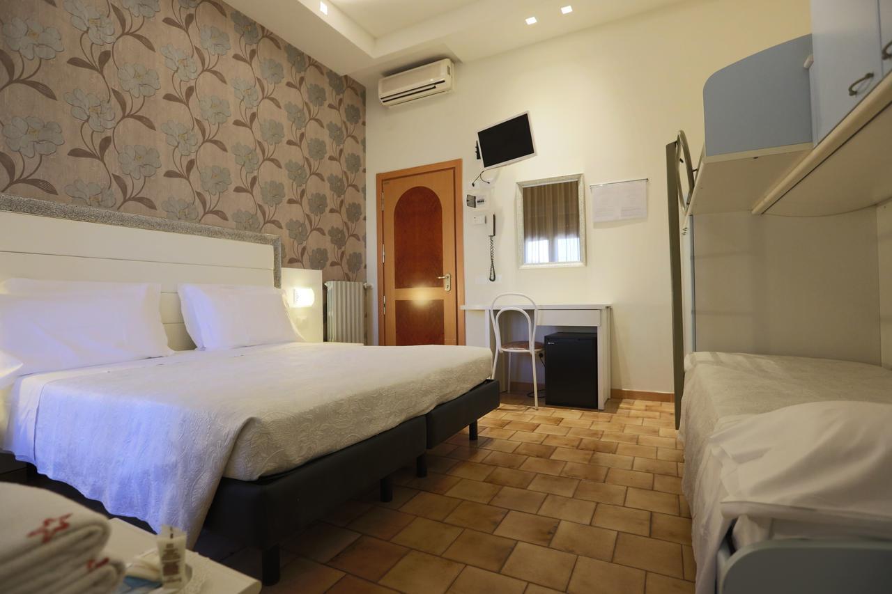Elisabetta Hotel Чезенатико Экстерьер фото