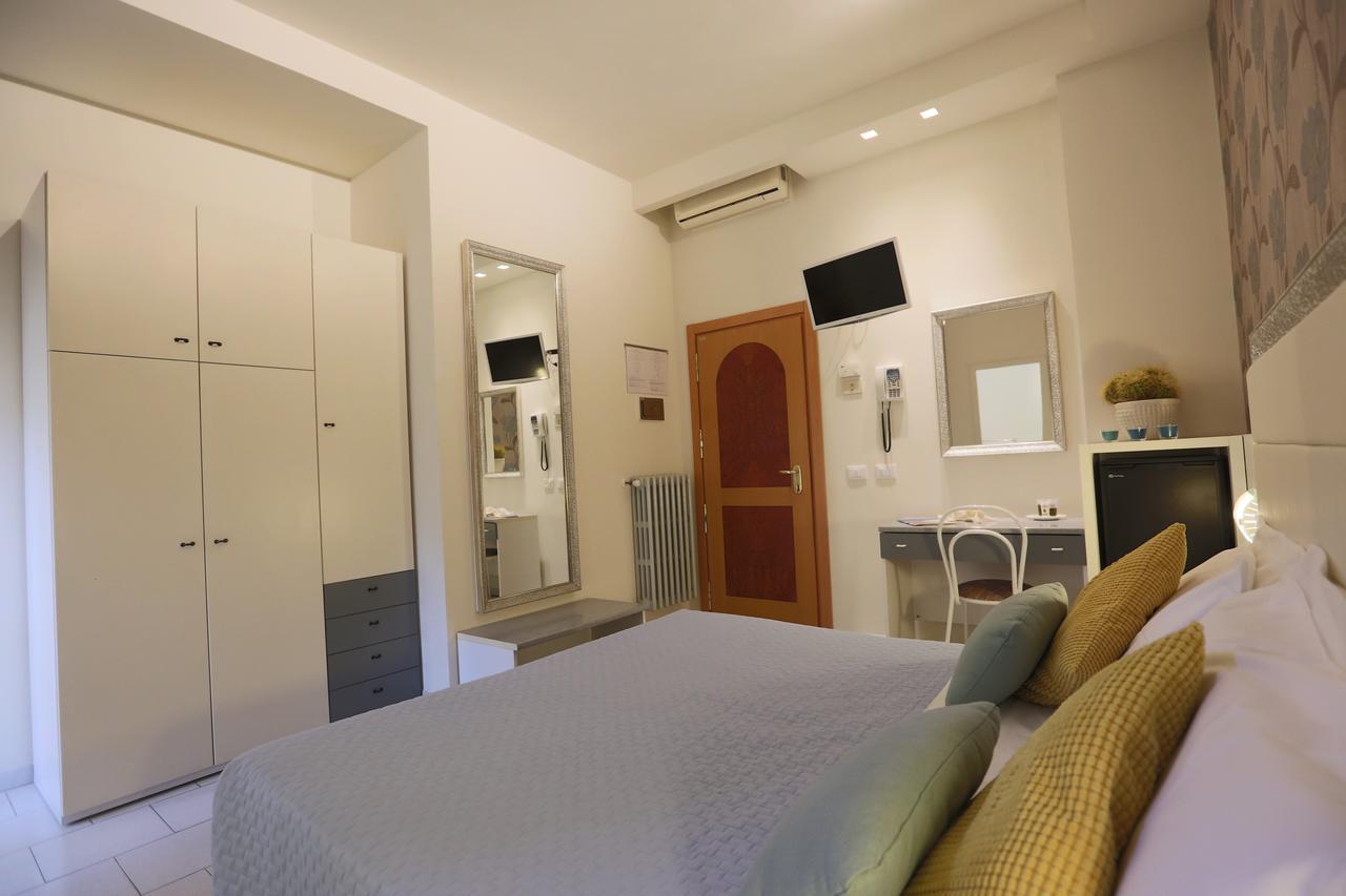 Elisabetta Hotel Чезенатико Экстерьер фото