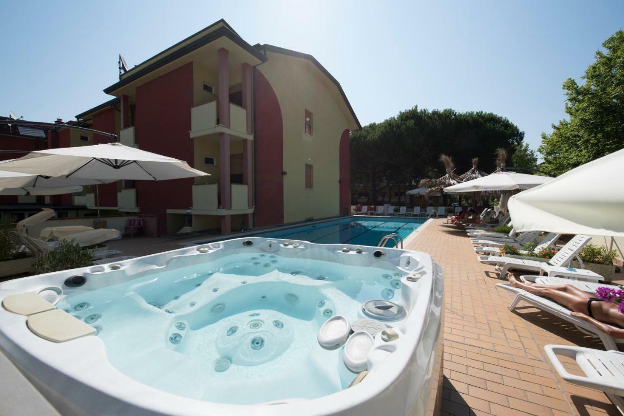 Elisabetta Hotel Чезенатико Экстерьер фото